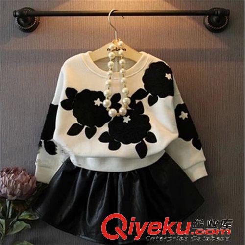 10月8号 2014秋冬新品韩版时尚儿童 蝙蝠袖花朵卫衣+皮裙套装 一件代发