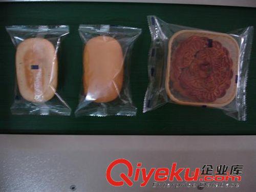 食品包装机 {zpy}的月饼包装设备，专包装月饼的机器，包装月饼的设备厂家