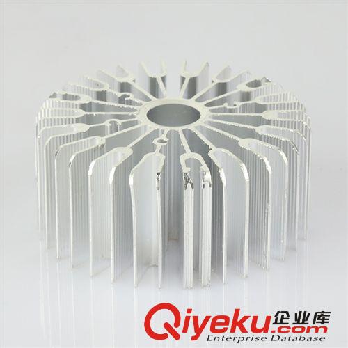3.0厚分体筒灯 供应空心太阳花散热器 LED筒灯散热器 铝挤型散热器批发 企业集采