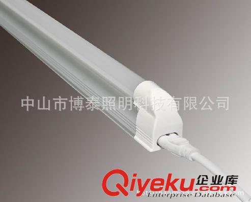 220V LED日光灯管  高亮2835 T8支架一体化 18W 质保三年