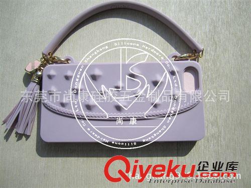 2014时尚个性硅胶铆钉款手机套 iphone5/4硅胶提包款手机套