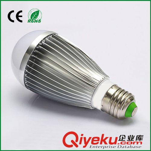 球泡灯厂家直销，车铝7WLED球泡灯成品，正白光，暖白光