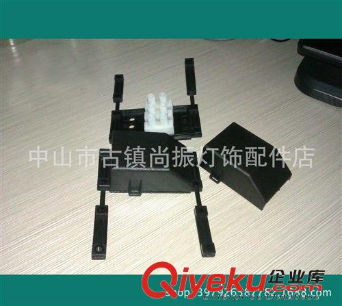 专业生产各种型号塑料线扣，塑料五金配件