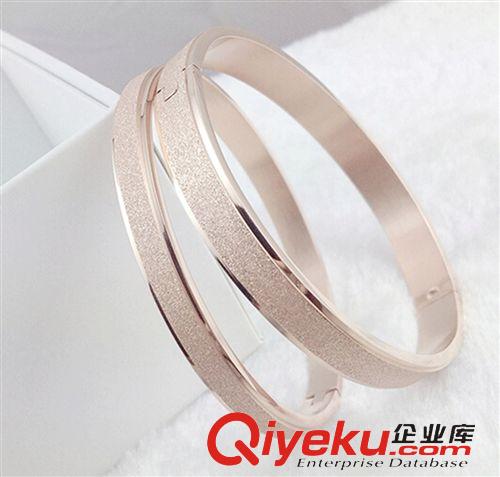 钛钢玫瑰金手镯 韩版流行18k玫瑰金磨砂情侣时尚简约明星男女款手镯手环手链饰品