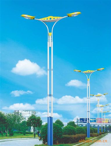 路灯杆 江苏低价优惠直销  太阳能LED灯杆  整体热镀锌 静态喷塑 氟碳漆