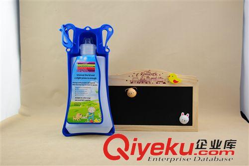 爱宠日常用品 宠物饮水器 狗狗便携水壶 狗喂水器外出饮水宠物旅行水壶出门必备