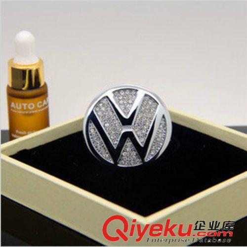 供應(yīng) 高品質(zhì)A品 汽車風(fēng)口香水 帶鉆車標(biāo)gd金屬出風(fēng)口香水 禮盒原始圖片2