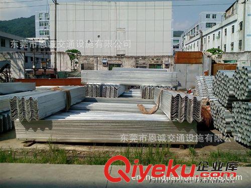 波形防撞護(hù)欄 公路波形護(hù)欄 波形護(hù)欄施工 波形護(hù)欄價(jià)格原始圖片3