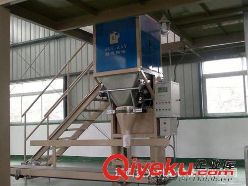 【江西zm企業】河南飼料包裝機—鄭州飼料包裝秤稱—飼料打包機
