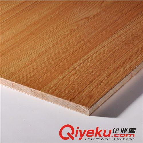 廠家直銷17mmE0級進口環(huán)保板材馬六甲生態(tài)板 免漆板 松木色家具板