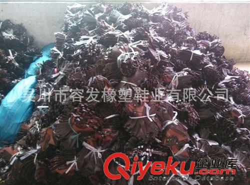 廠家直銷{zx1}跑江湖地攤產品越南硅膠涼鞋拖鞋橡膠涼鞋男女涼拖鞋