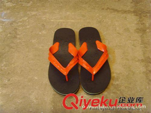 大量供應(yīng)時(shí)尚休閑舒適輕便微孔拖鞋，沙灘拖鞋，熱銷拖鞋