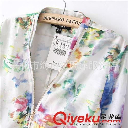 2013夏裝新款hm同款綢緞質感花色碎花拉鏈短外套夾克衫薄防曬外套原始圖片2