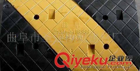 濟寧兗州減速帶路障原始圖片3