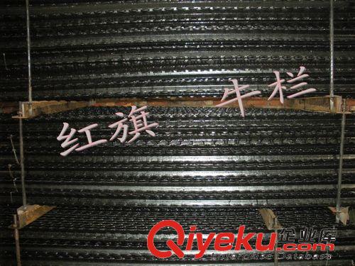 紅旗廠家供應(yīng)Y型花邊柱 牛欄網(wǎng)專(zhuān)用花邊柱
