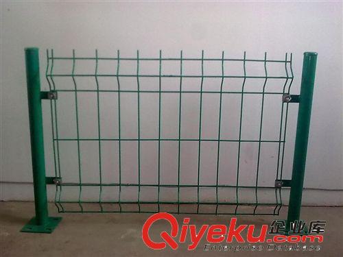 廠家現(xiàn)貨供應(yīng)浸塑鐵絲果園圍欄網(wǎng)|PVC鐵絲網(wǎng)|波浪形護(hù)欄網(wǎng)