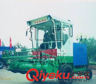 玉米秸稈打捆機(jī)上市 自走式秸稈打捆機(jī) 四輪車帶打捆機(jī)