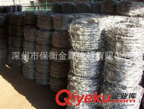 保衡圍墻鐵刺網/刺鐵絲網圍墻{zd1}價批發(fā)原始圖片3