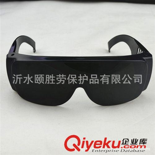 防護(hù)眼鏡 透明防沖擊眼鏡 百葉窗 臨沂勞保眼鏡批發(fā) 護(hù)目鏡批發(fā)原始圖片3