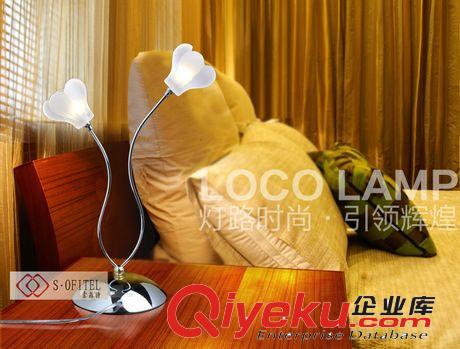 LED白玉玻璃花朵壁燈田園風格臥室床頭燈 花瓣壁燈廠價批發(fā)