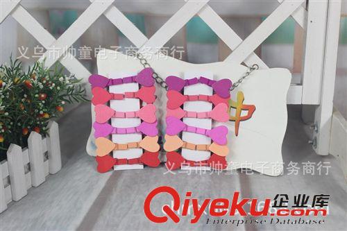 時(shí)尚創(chuàng)意木制夾子 木質(zhì)卡通愛(ài)心夾子 接受混批 物美價(jià)廉 30012