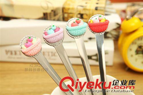 精品創(chuàng)意水果籃勺子 新款兒童學(xué)生不銹鋼飯勺2014創(chuàng)意餐具批發(fā)原始圖片2