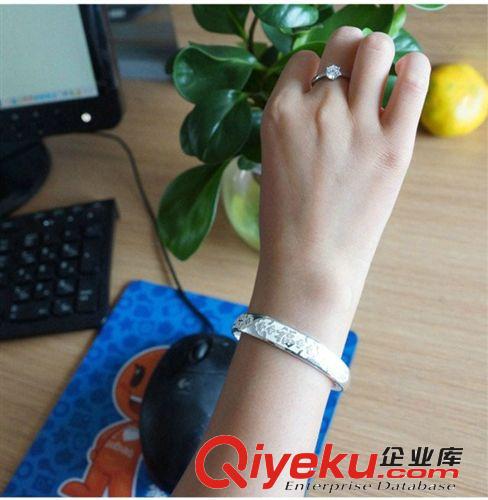 跑江湖擺地攤展銷會熱賣紋銀手鐲 開口半珠藏銀手鐲批發網店贈品原始圖片3