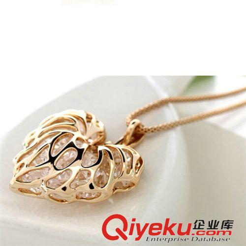 義烏飾品 韓版時(shí)尚撞色月牙百搭項(xiàng)鏈毛衣鏈胸鏈 10元店貨源 G108