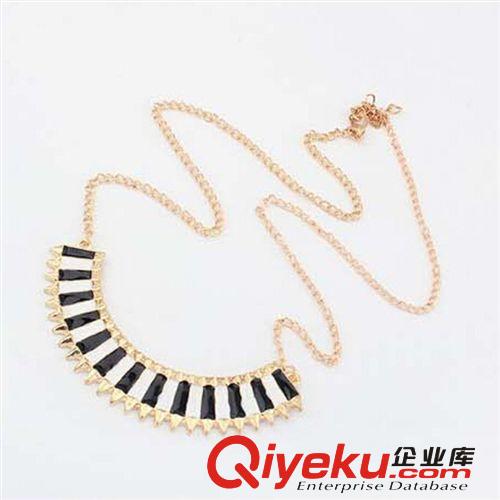 義烏飾品 韓版時(shí)尚撞色月牙百搭項(xiàng)鏈毛衣鏈胸鏈 10元店貨源 G108