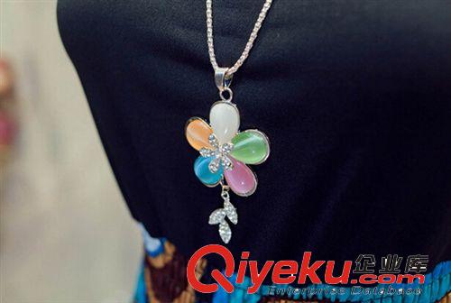 手工飾品 五色花瓣毛衣鏈長(zhǎng)款 韓國(guó)時(shí)尚五彩水晶掛件配飾項(xiàng)鏈批發(fā)原始圖片2
