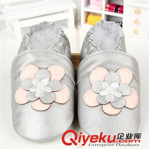 新款花朵寶寶學(xué)步鞋 頭層牛皮嬰兒鞋 精品軟底寶寶鞋批發(fā) 可訂做原始圖片2