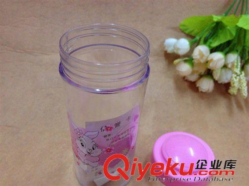 新款便攜帶塑料創(chuàng)意 休閑運(yùn)動手提透明杯子 學(xué)生便攜帶小號口杯原始圖片3