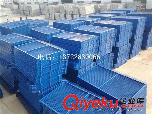 廠家供應(yīng)護(hù)欄網(wǎng) 小區(qū)圍欄 廠區(qū)護(hù)欄網(wǎng) 車間隔離柵原始圖片2