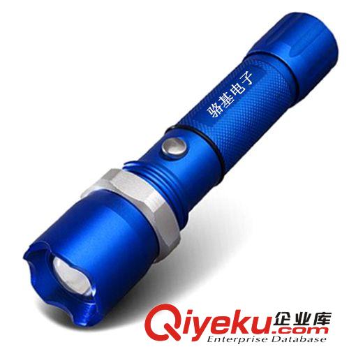 廠家直銷CREE LED變焦強(qiáng)光手電筒 充電防水騎行手電 照明電筒批發(fā)