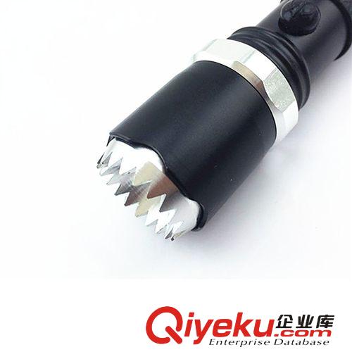 直銷新款CREE旋轉(zhuǎn)調(diào)焦三檔強(qiáng)光手電筒14500充電電筒 手電筒批發(fā)原始圖片3