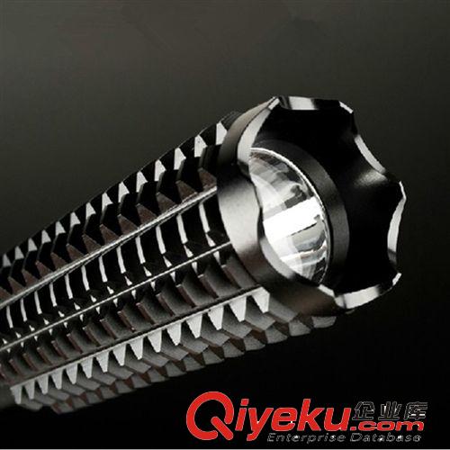 美國進(jìn)口CREE Q5狼牙棒防身 必備遠(yuǎn)射強(qiáng)光手電筒LED XPE電筒套裝原始圖片3