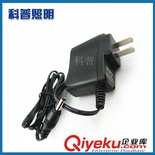 廠家直銷強(qiáng)光手電筒18650鋰電池{wn}座充 舉報(bào)