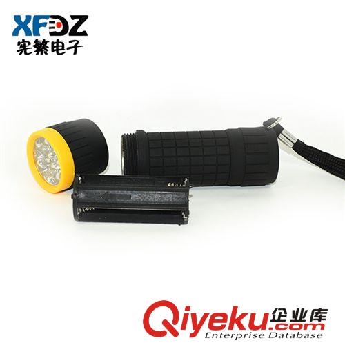 【禮品小商品混批】迷你型14個(gè)LED禮品強(qiáng)光手壓手電筒 3節(jié)7號(hào)電池原始圖片3