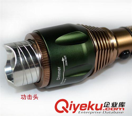 強(qiáng)光手電全新推出新款轉(zhuǎn)旋變焦鋁合金戶外CREE強(qiáng)光LED手電筒原始圖片2