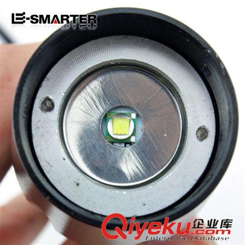 神火變焦T6升級U2 強光手電筒 2節(jié)18650進口CREE LED zp批發(fā)