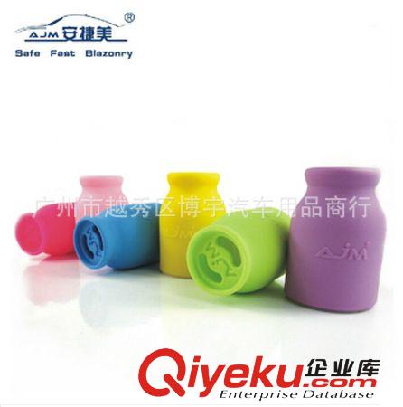 新品 車用香膏 硅膠帶防滑底座油性香膏 可愛奶瓶狀內飾擺件810原始圖片2