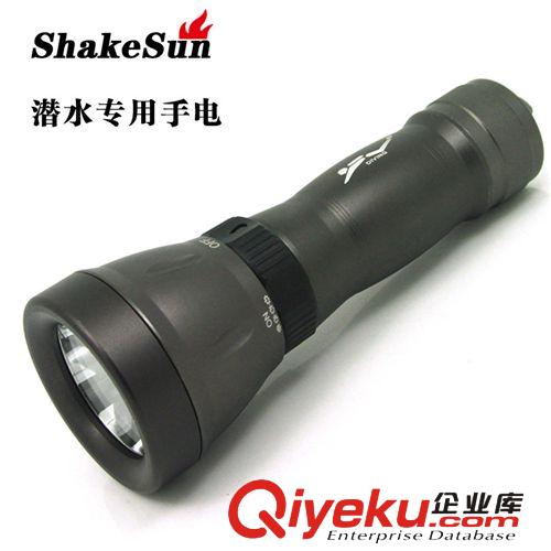 新款 T6潛水手電 旋轉(zhuǎn)磁控開(kāi)關(guān)鋁合金LED強(qiáng)光潛水專用手電筒