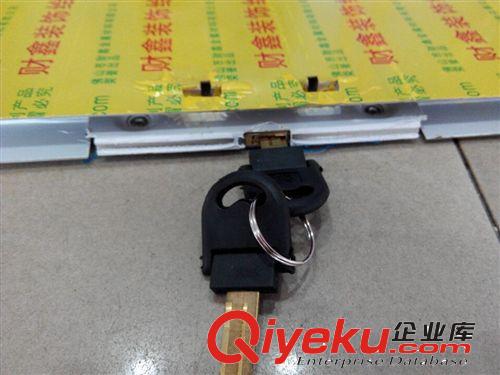 批發(fā) zp仙鋒折疊鑰匙  汽車不銹鋼內(nèi)藏車牌架原始圖片2