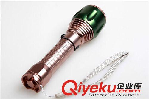 廠家批發 Ousom  T6強光進口LED 無極旋轉變焦遠射 可充電手電筒原始圖片2