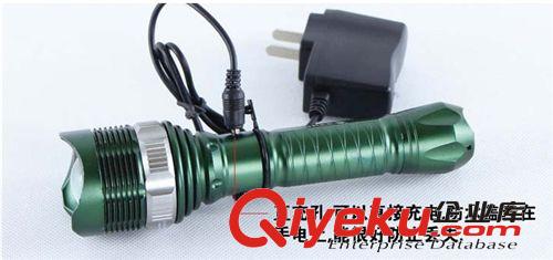 廠家批發(fā)旋轉變焦機械調焦 迷你Q5調光強光 LED充電遠射王手電筒原始圖片3
