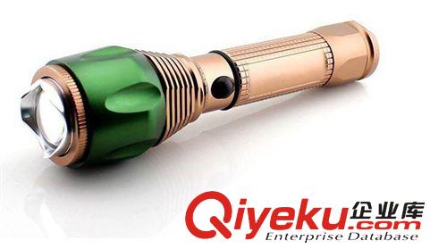 廠家批發 Ousom  T6強光進口LED 無極旋轉變焦遠射 可充電手電筒原始圖片3