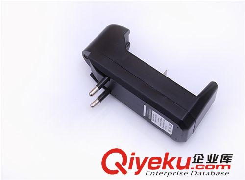 批發(fā)智能led強(qiáng)光手電筒充電器 座式電筒{wn}充電器 可充18650電池
