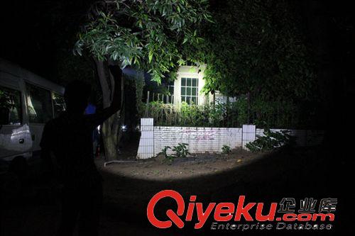 YINDING S5-XML2強(qiáng)光戶外遠(yuǎn)射26650手電筒 LED超高亮電筒原始圖片3