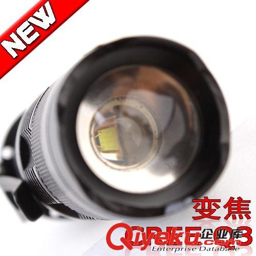 迷你強(qiáng)光手電 CREE XPE 強(qiáng)光手電筒 調(diào)光變焦 電池通用版 8022