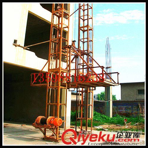 原廠直銷建筑工地升降機/采用斷繩安全保護裝置建筑用升降機現貨